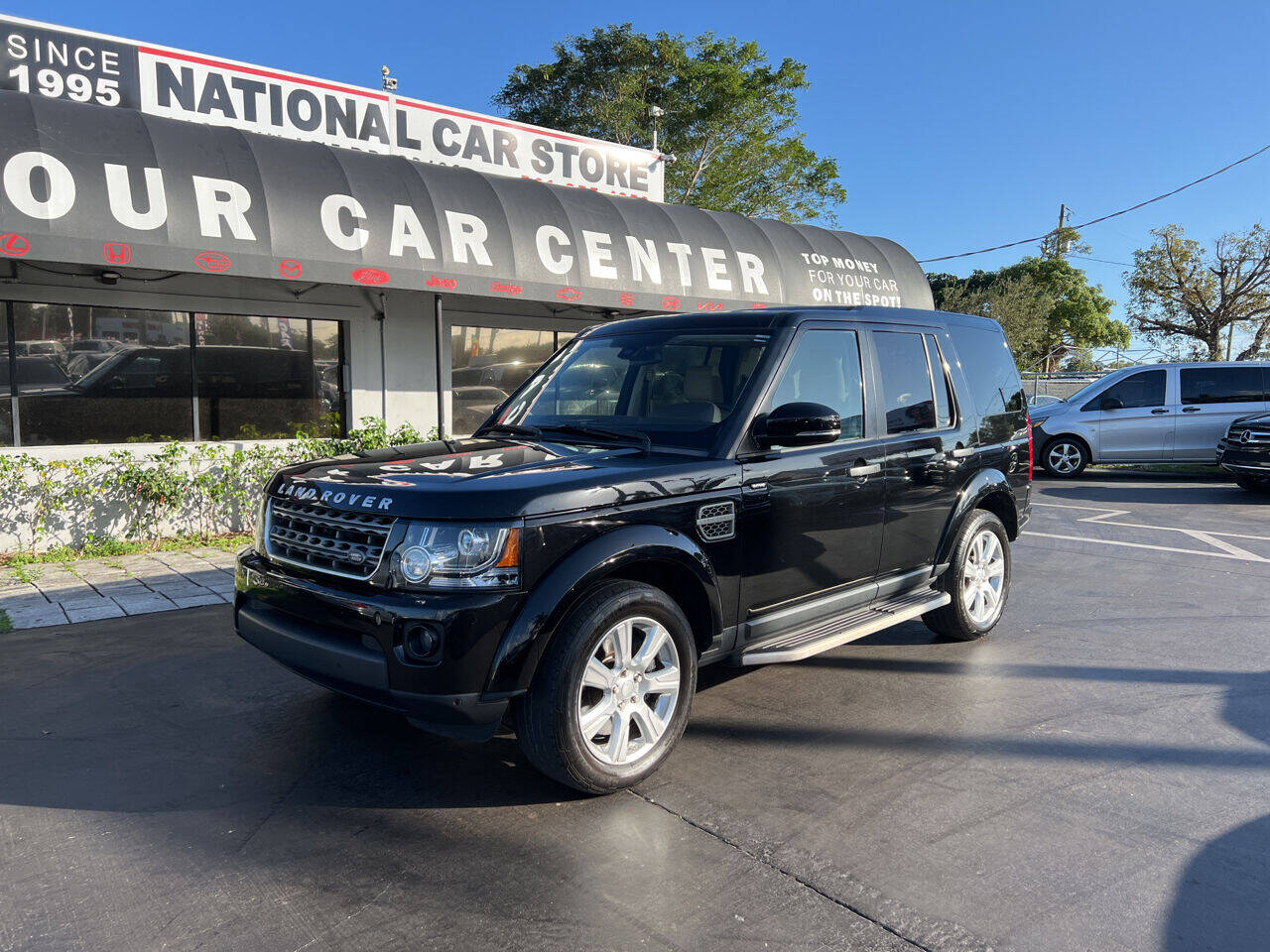 2016 Land Rover LR4  - $23,900