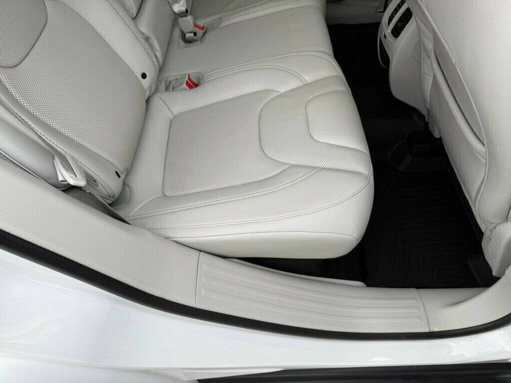 2019 Jeep Cherokee 49