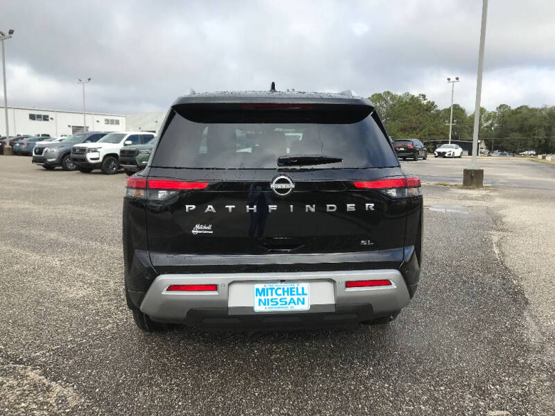 2025 Nissan Pathfinder SL