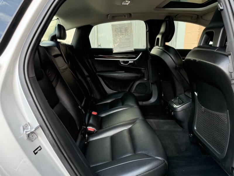 2017 Volvo S90 T5 Momentum