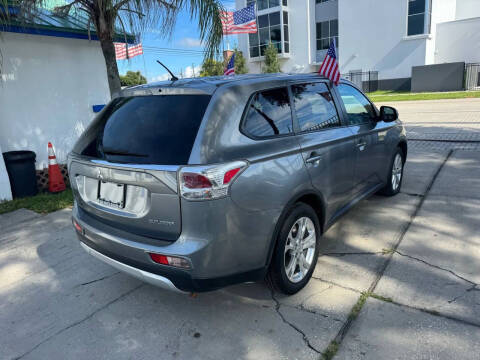 2015 Mitsubishi Outlander SE