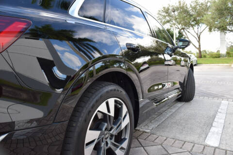 2022 Audi e-tron quattro Premium