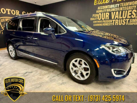 2017 Chrysler Pacifica Touring-L Plus