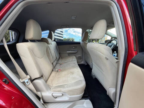 2012 Toyota Prius v Two