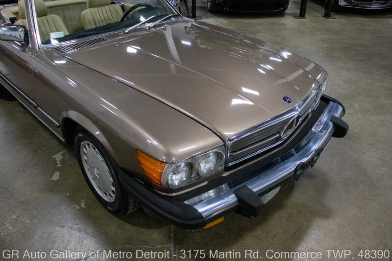 1987 Mercedes-Benz 560-Class 560 SL