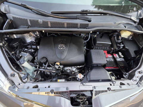 2018 Toyota Sienna XLE Premium 8-Passenger