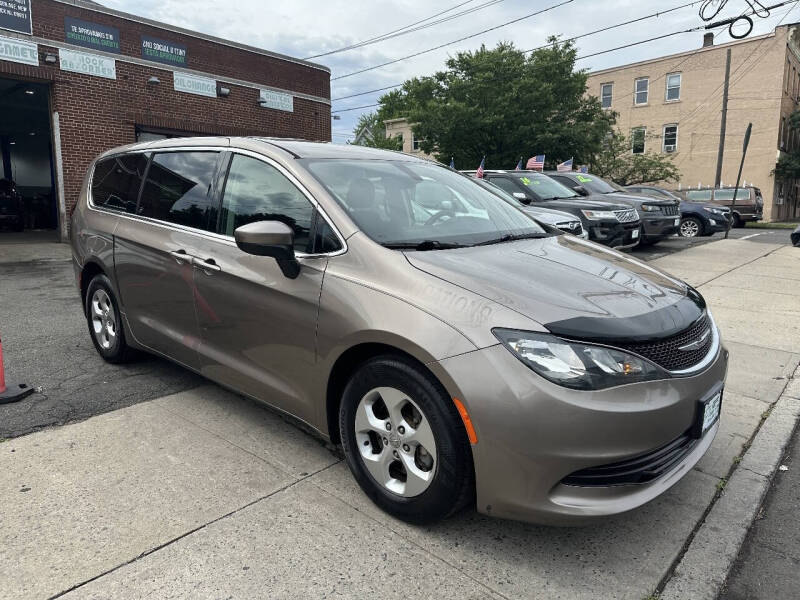 2017 Chrysler Pacifica LX