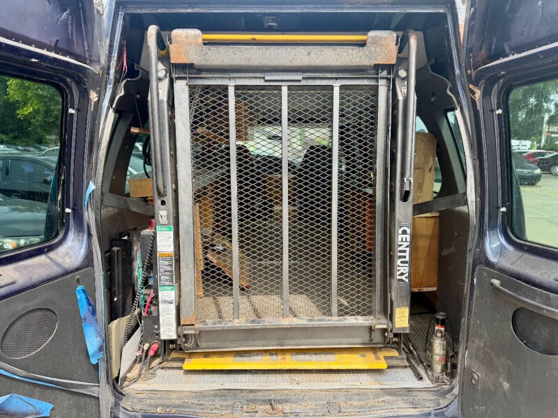 2006 Ford E-Series E-250