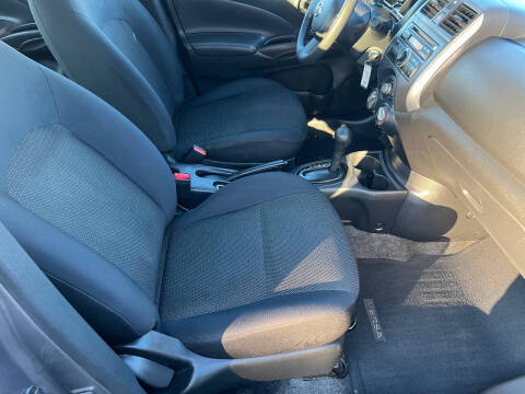 2012 Nissan Versa 1.6 SV