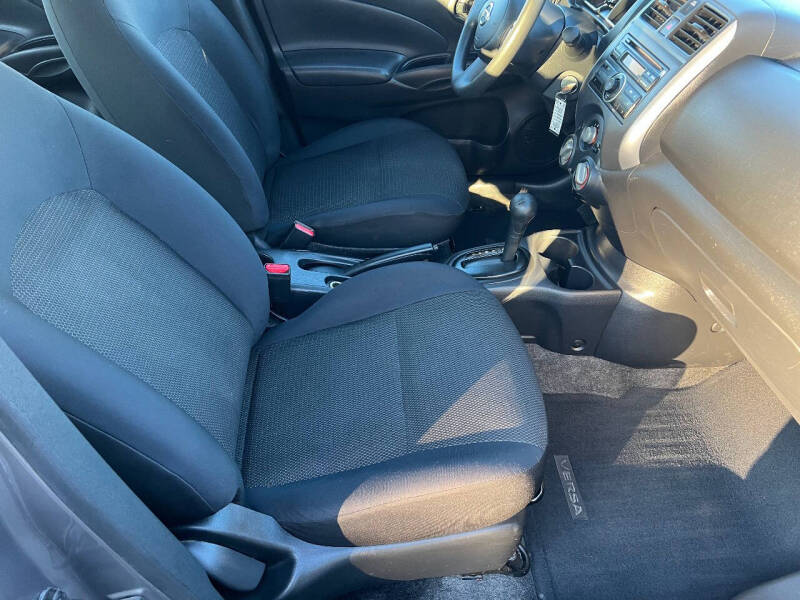 2012 Nissan Versa 1.6 SV