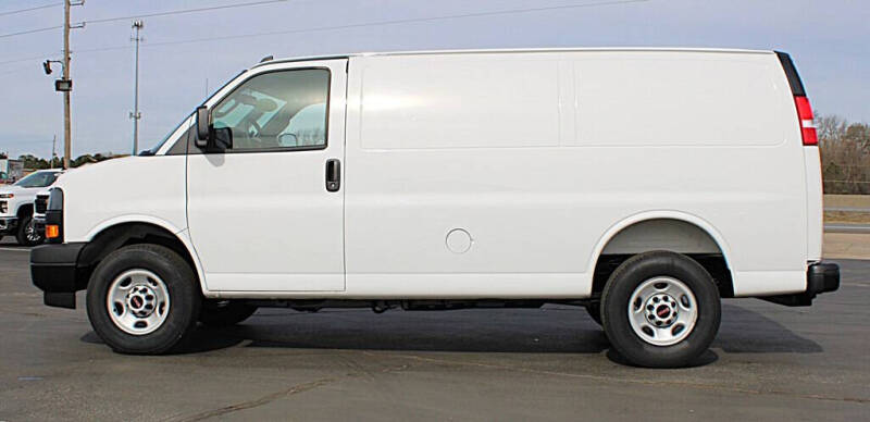 2025 GMC Savana 2500