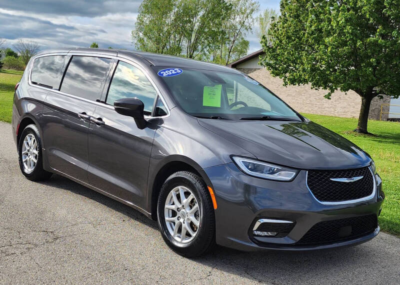 2023 Chrysler Pacifica Touring L