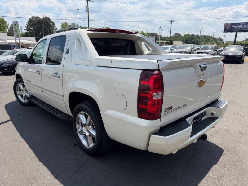 2013 Chevrolet Avalanche LTZ Black Diamond