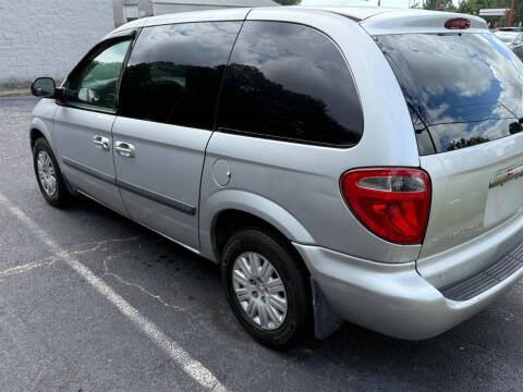2005 Chrysler Town and Country