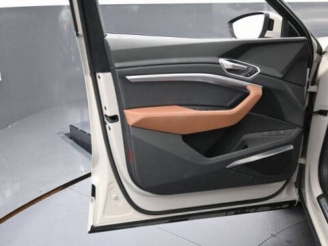 2019 Audi e-tron quattro Premium Plus