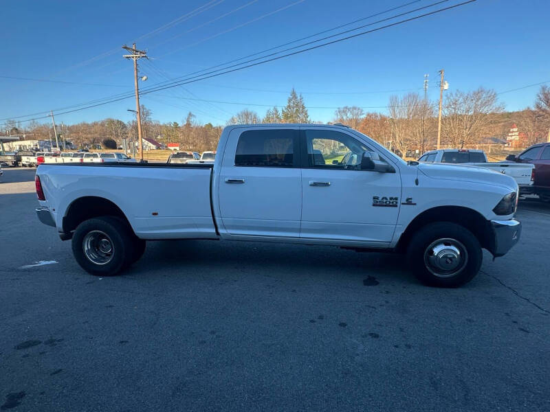 2014 RAM Ram 3500 Pickup SLT photo 3