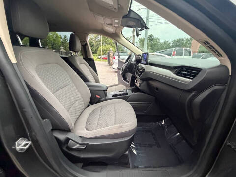 2020 Ford Escape SE