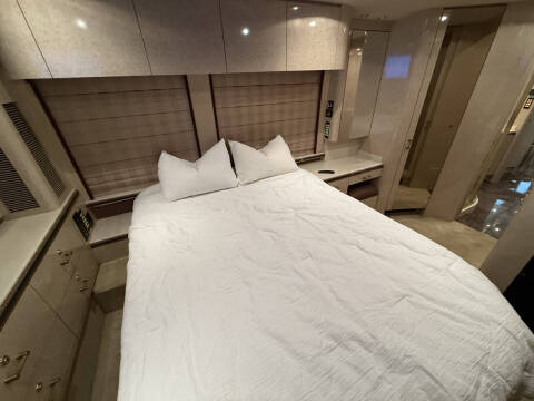 2001 Prevost Marathon