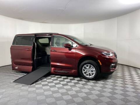 2021 Chrysler Pacifica for sale at AMS Vans in Tucker GA