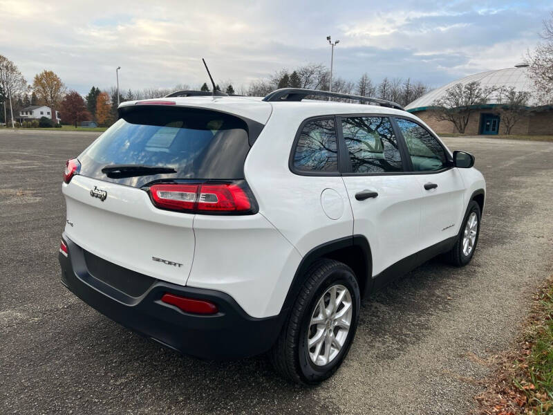 2016 Jeep Cherokee Sport