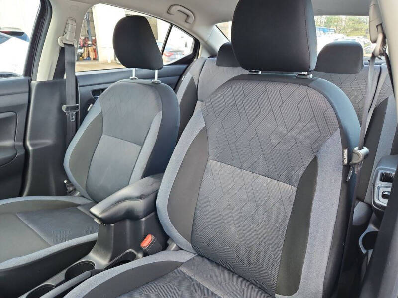 2024 Nissan Versa SV