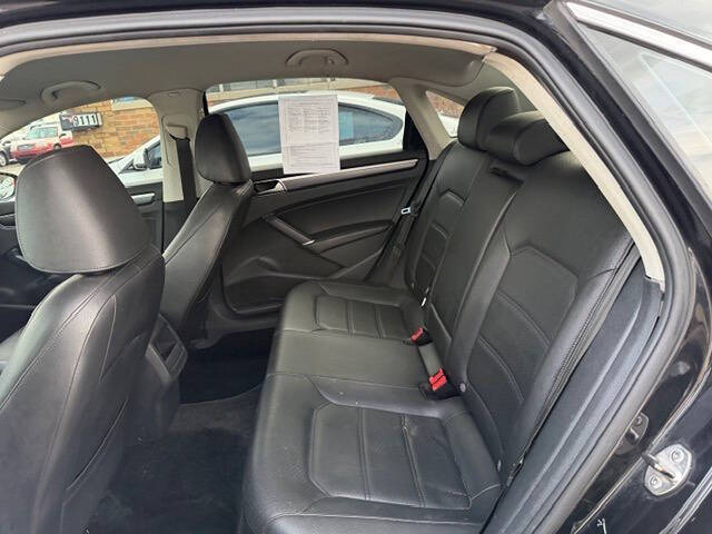 2017 Volkswagen Passat 1.8T R-Line