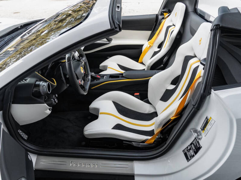 2021 Ferrari 812 GTS