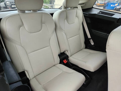 2020 Volvo XC90 T5 Momentum