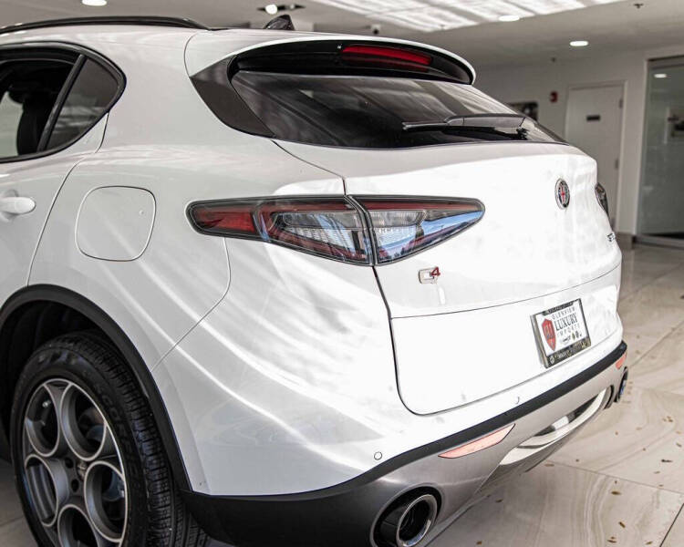 2025 Alfa Romeo Stelvio