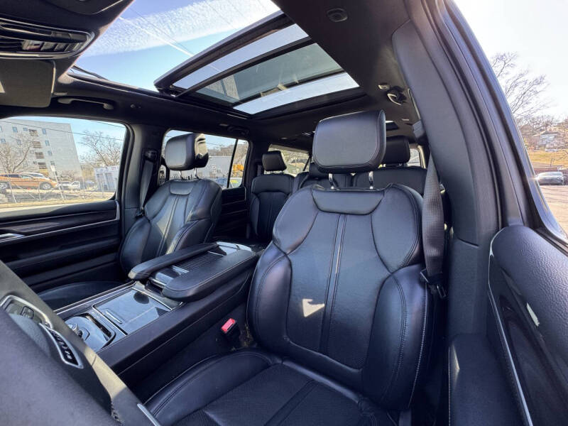 2024 Jeep Wagoneer L