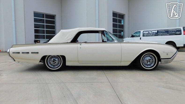 1962 Ford Thunderbird