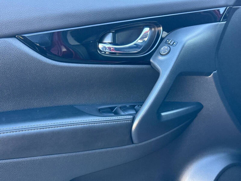 2022 Nissan Rogue Sport SL