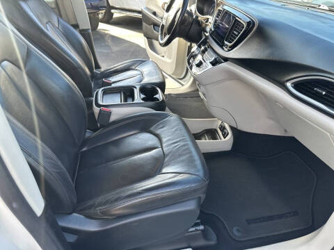 2017 Chrysler Pacifica Touring Plus