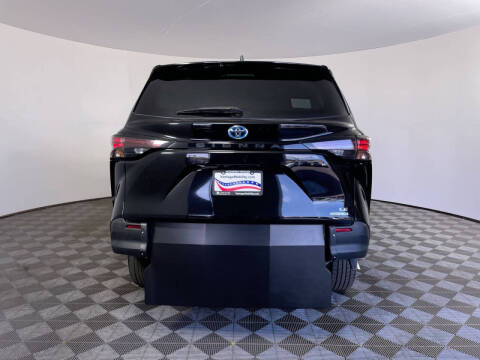 2023 Toyota Sienna LE 8-Passenger