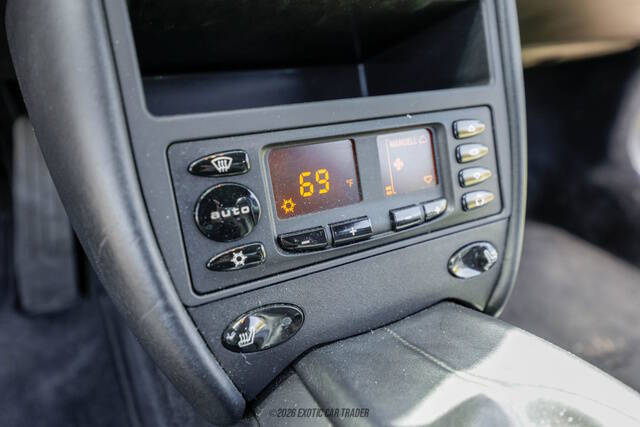 2001 Porsche 911 Carrera 4