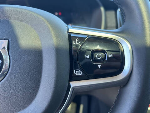 2025 Volvo XC90 B5 Plus Bright Theme 7P