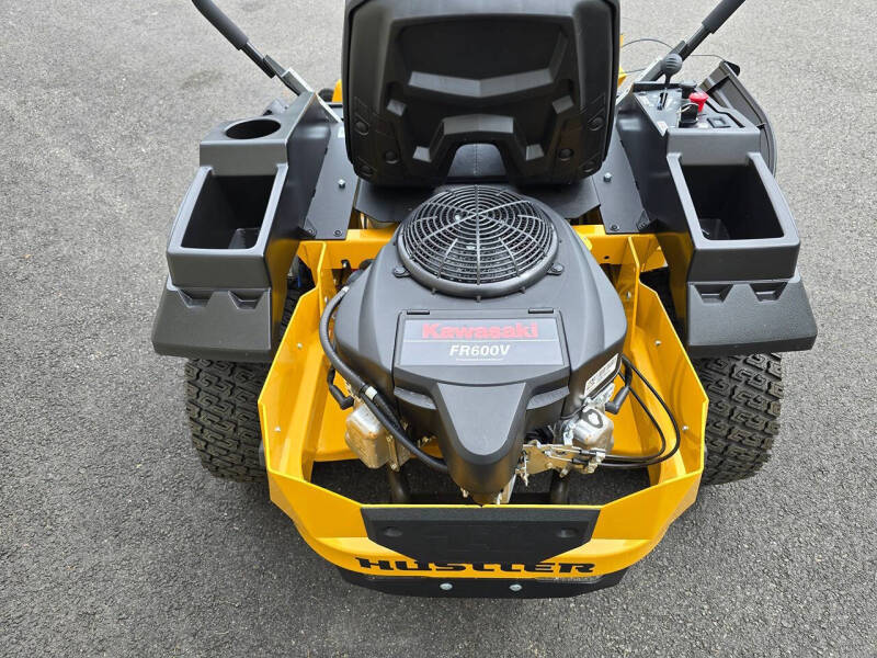 2025 Hustler Raptor X