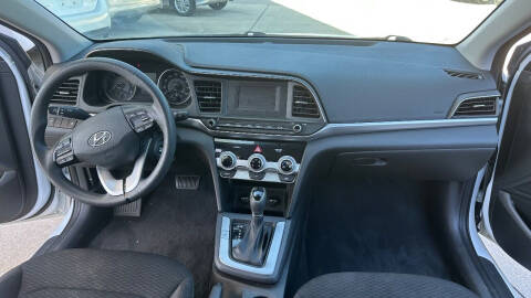 2019 Hyundai Elantra SE