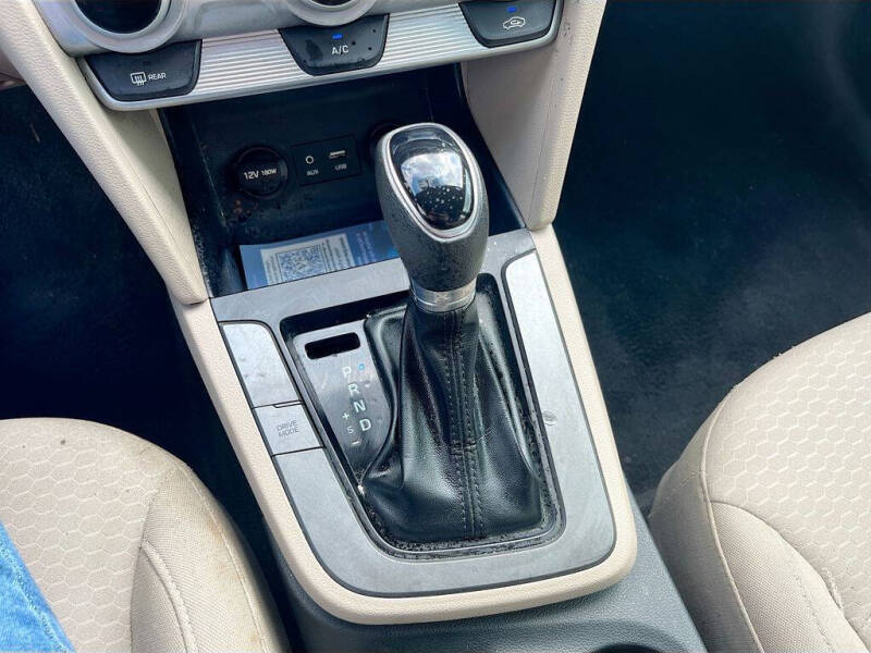 2019 Hyundai Elantra