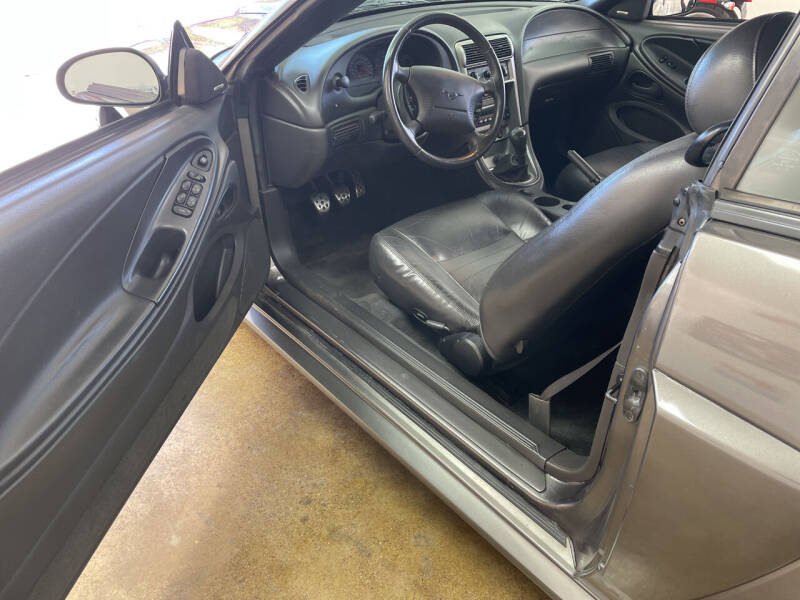 2004 Ford Mustang GT Deluxe