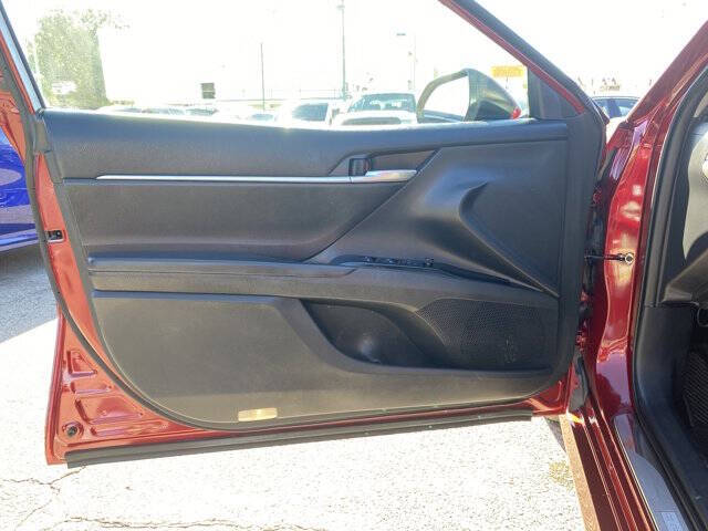 2019 Toyota Camry Hybrid LE