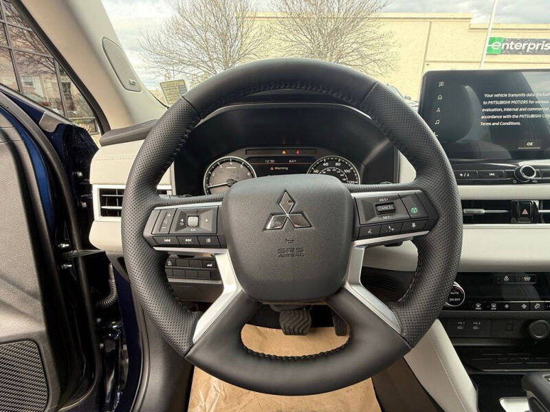 2026 Mitsubishi Outlander SE