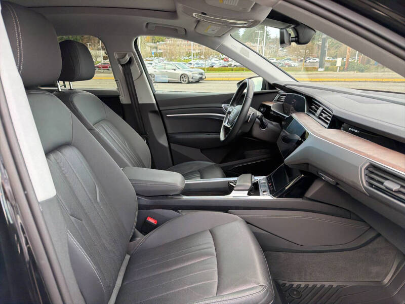 2019 Audi e-tron quattro Premium Plus