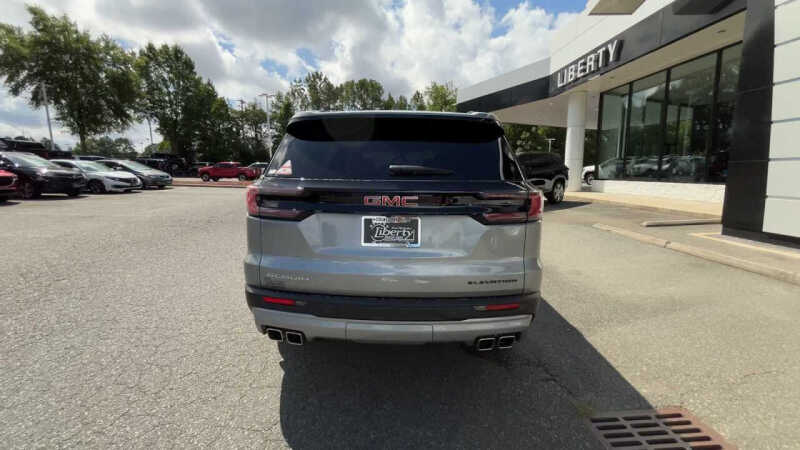 2025 GMC Acadia Elevation