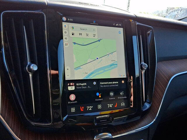 2024 Volvo XC60 B5 Plus Dark Theme