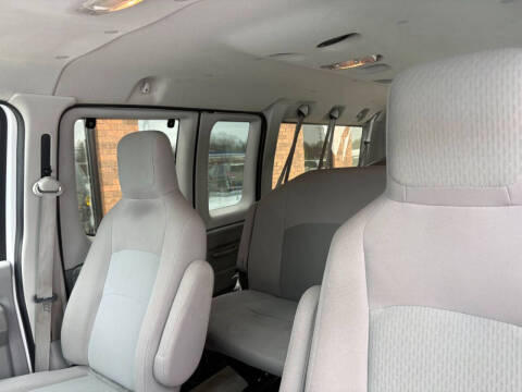 2013 Ford E-Series E-350 SD XLT