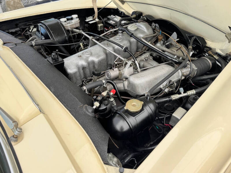1971 Mercedes-Benz 280-Class