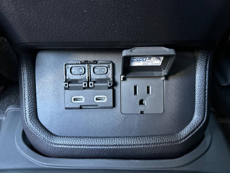 2025 Toyota Highlander Hybrid Platinum