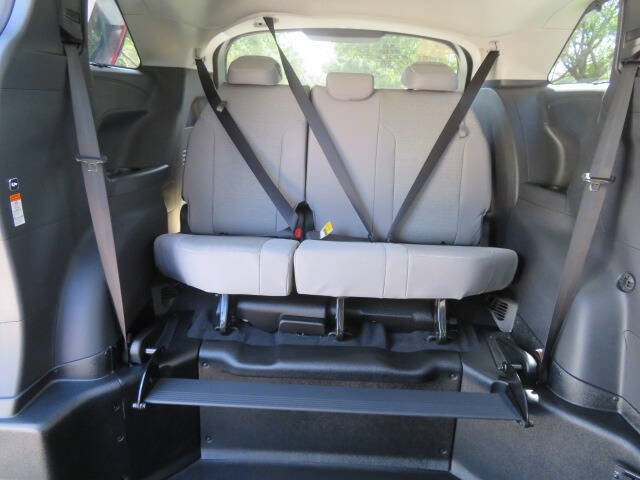 2026 Toyota Sienna LE 8-Passenger