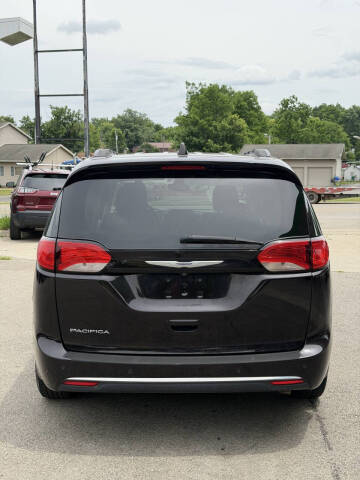 2017 Chrysler Pacifica Touring Plus